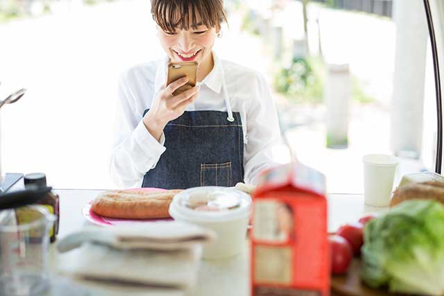 スマホから館内放送が可能